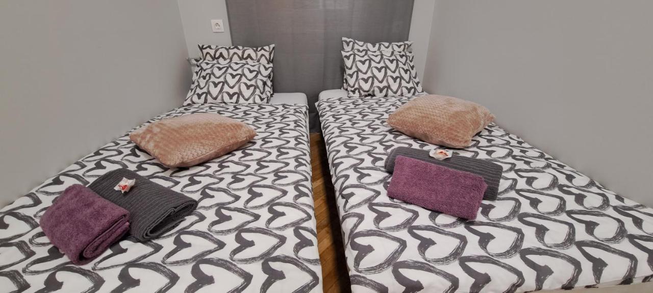 6-Pack Apartment In The Party District Budapest Esterno foto